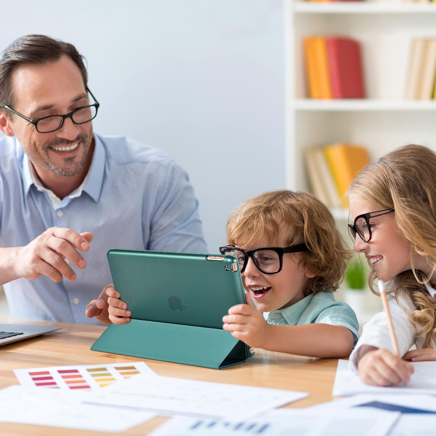 iPad 10.2 Case - Slim Hard Back Smart Cover for iPad 9th/8th/7th Generation