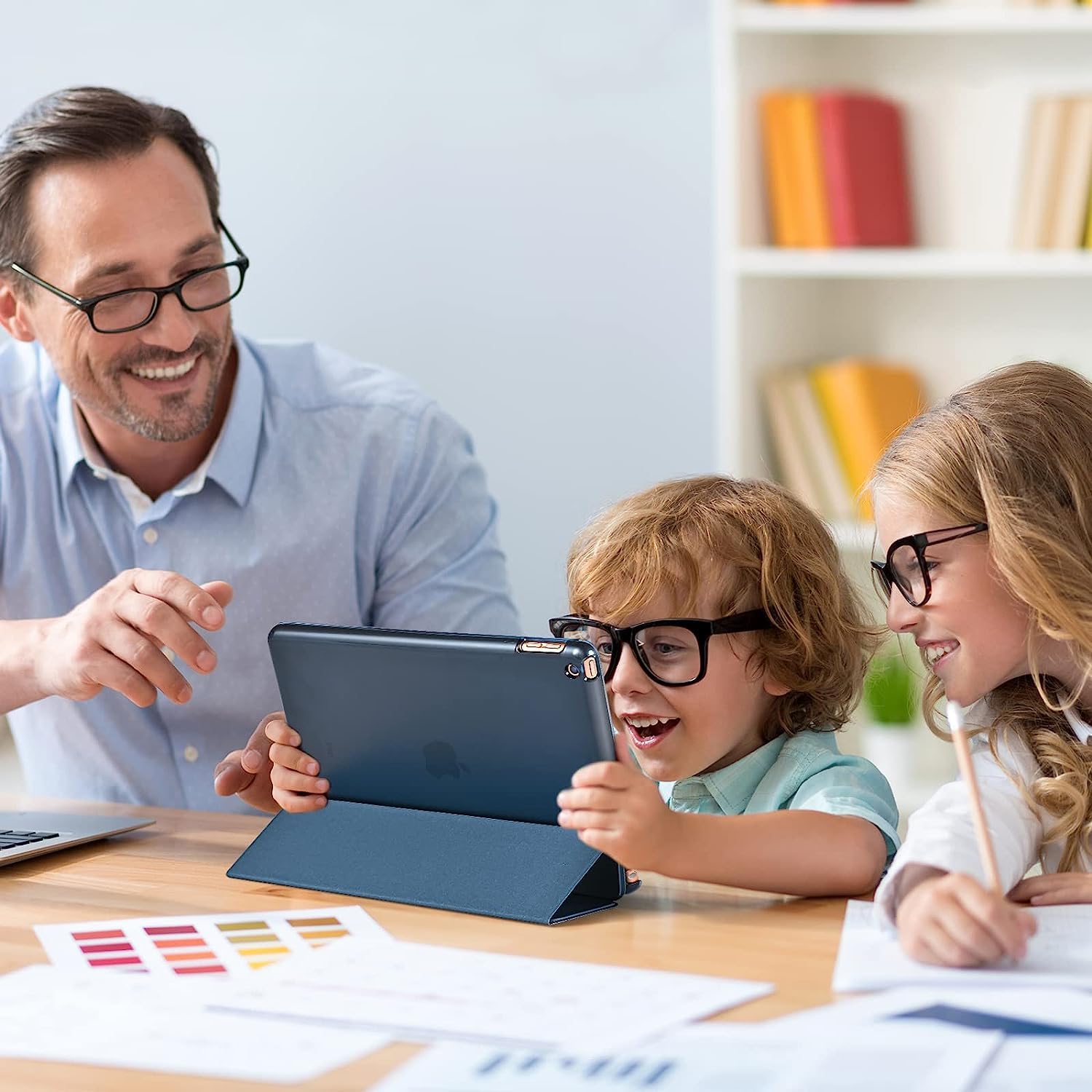 iPad 10.2 Case - Slim Hard Back Smart Cover for iPad 9th/8th/7th Generation